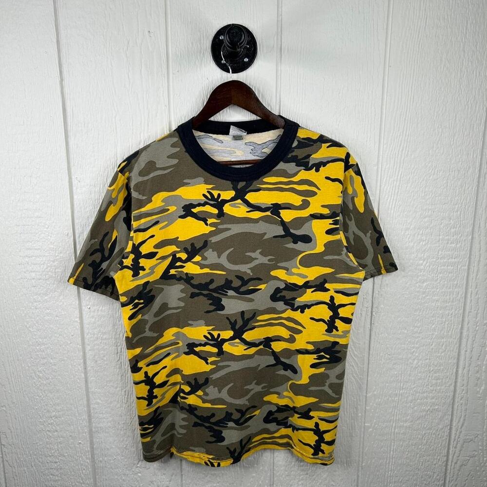 Vintage 90's Yellow Army Camo Streetwear Tee Size Large